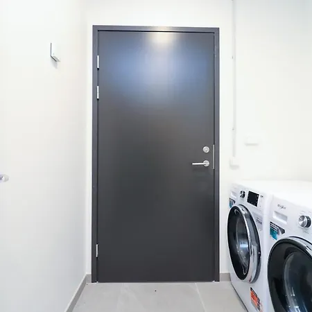 公寓 Stylish Studio, Private Parking, Washer & Dryer 塔林