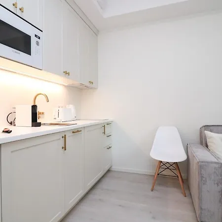 Stylish Studio, Private Parking, Washer & Dryer 公寓 塔林